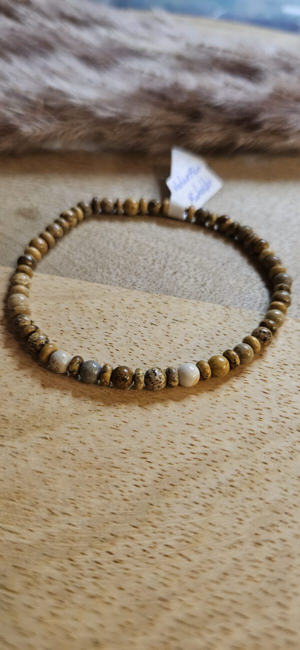 Naturbelassenes Armband