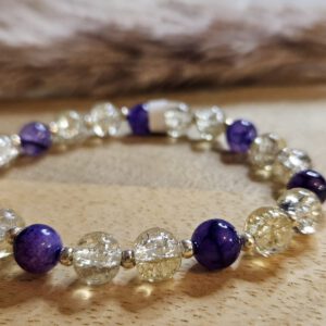 Armband in Lila-Weiße