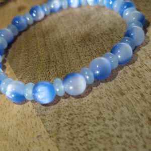 Blaues Armband