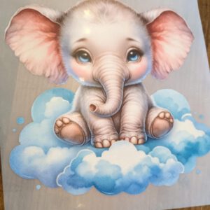 Bügelbild - Babyelefant auf Wolke
