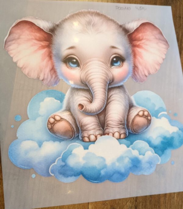 Bügelbild - Babyelefant auf Wolke