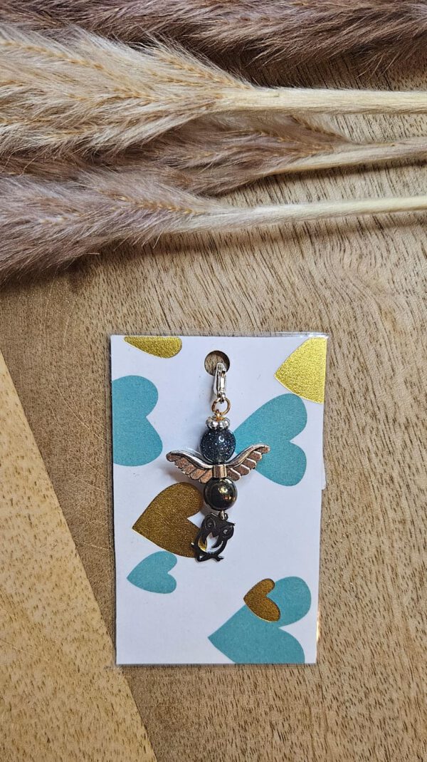 Schutzengel mit einem Eulen Anhänger schwarz