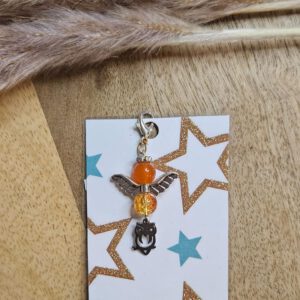 Schutzengel mit einem Engel Anhänger orange