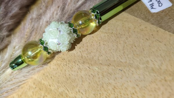 Weiße Rosenperle