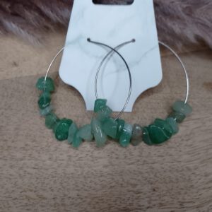 Große Ringe mit grünen Natursteinen