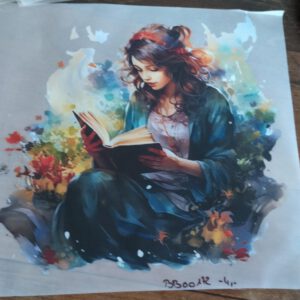 Junges Mädel mit Buch - Bügelbild