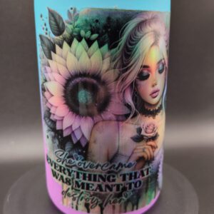Kunststofftumbler mit Kuh und Tattoogirl