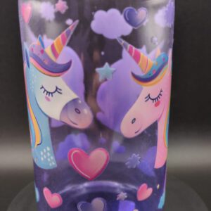 Kunststofftumbler mit Einhorn